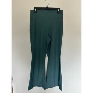 Old Navy Super Flare Leggings Size Large